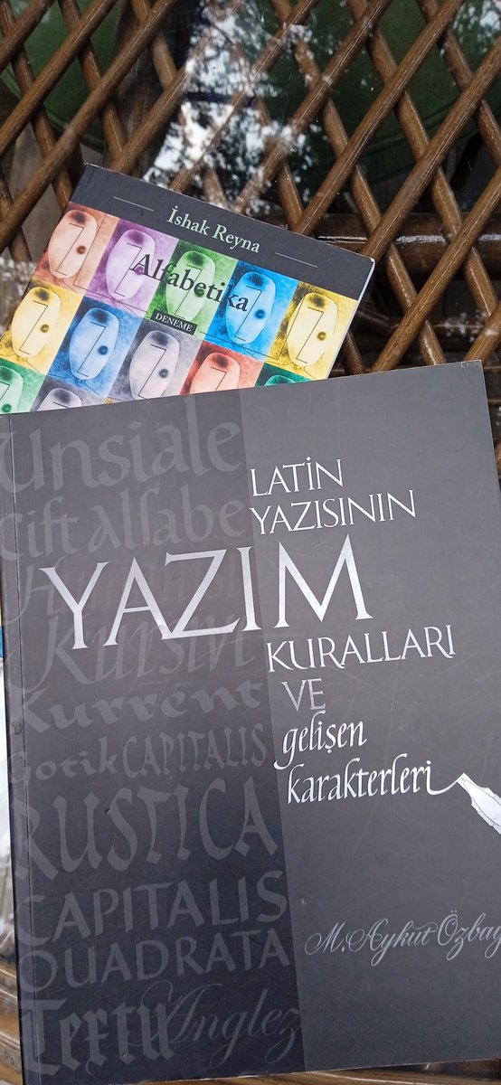 Yazı kültürü ile ilgili arkadaşların dikkatini çekeceğini düşündüğüm iki güzel kitap.