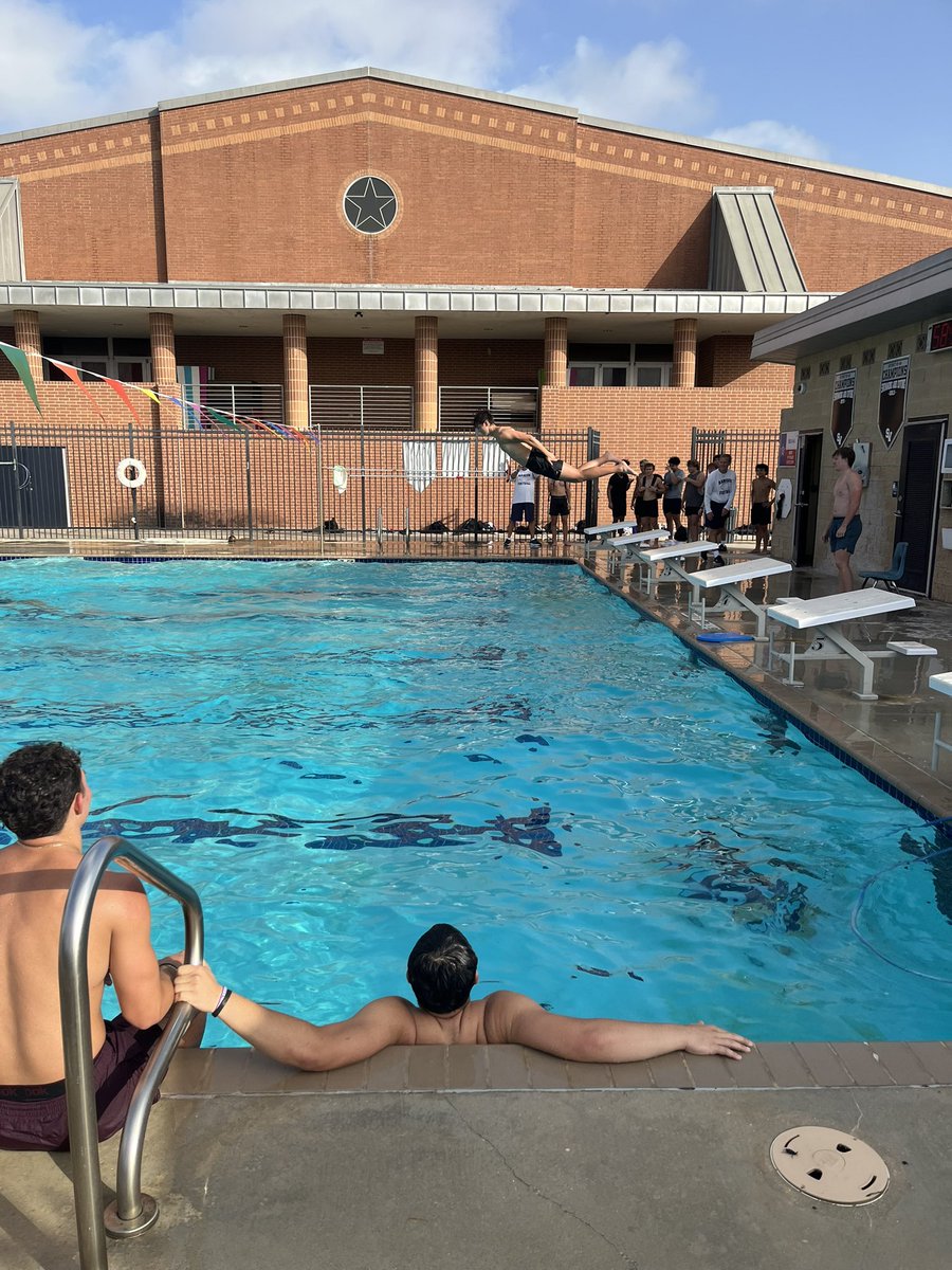 SV_RangerFB's tweet photo. Belly flop competition 2024!! https://t.co/rAu9mT7PJg
