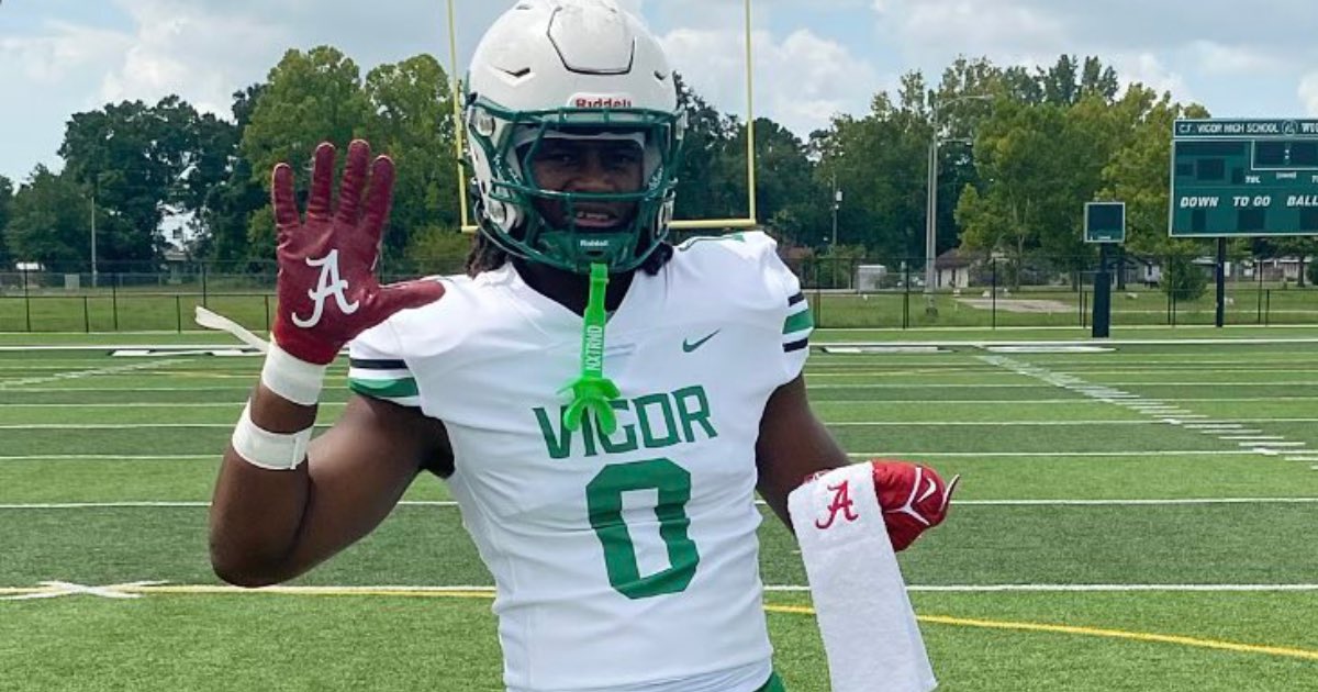 Joseph Hastings III (@josephahastings) on Twitter photo JaBarrius “Chicken” Garror joined #Alabama’s 2027 class on Wednesday.
He spoke with <a href="/BOL_On3/">BamaOnLine</a> about his decision, the role that Christian Robinson played, thoughts on Bama’s future, and more.
“It’s a dream come true.”
🗞: on3.com/teams/alabama-… (On3+)
#RollTide JaBarrius “Chicken” Garror joined #Alabama’s 2027 class on Wednesday.
He spoke with <a href="/BOL_On3/">BamaOnLine</a> about his decision, the role that Christian Robinson played, thoughts on Bama’s future, and more.
“It’s a dream come true.”
🗞: on3.com/teams/alabama-… (On3+)
#RollTide