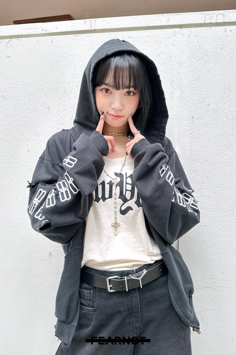 hourchaewon's tweet photo. chaewon                                       pupu https://t.co/BpHbcmL71j