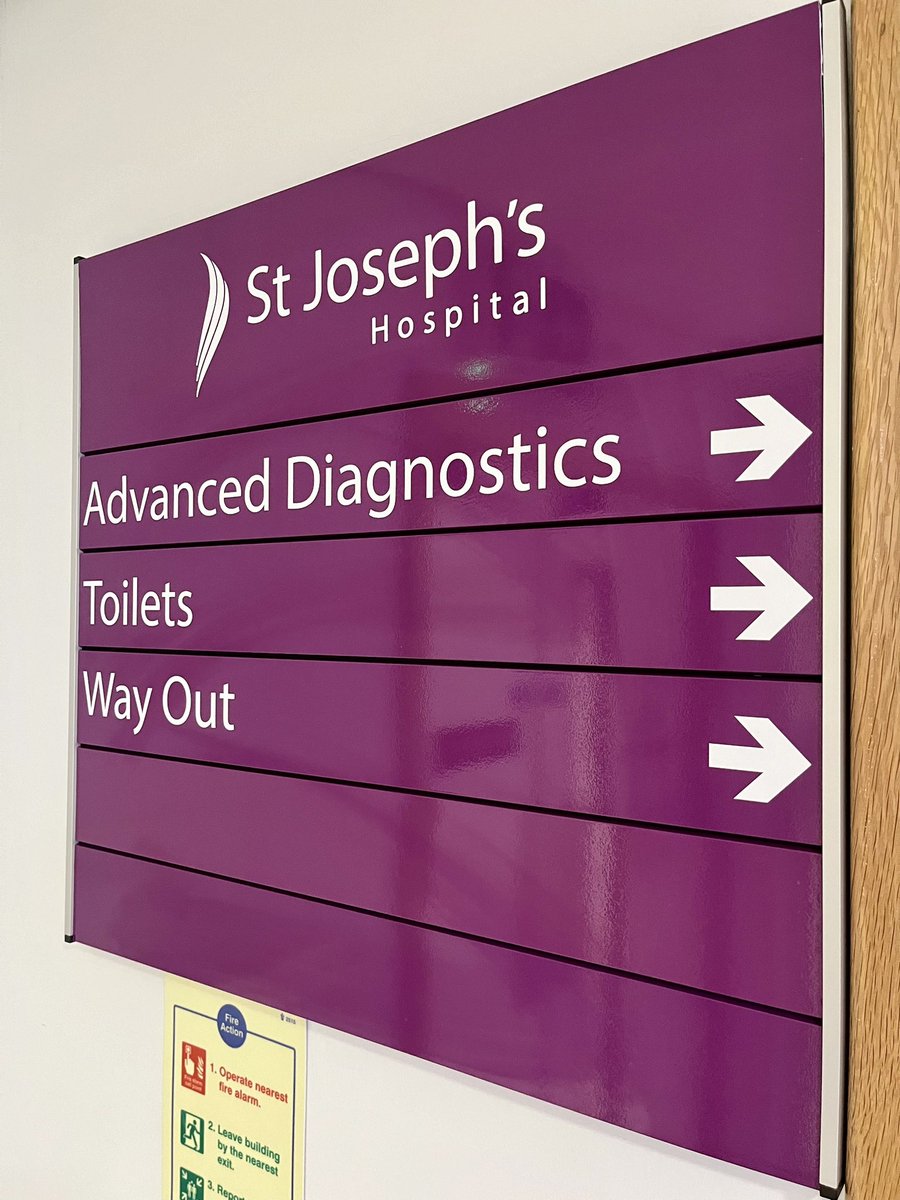 Quick snap shot of our recent sign project at St Joseph’s Hospital using the slatz directory system. Way finding made easy! #print #graphics #signs #exhibition #events #5mwide