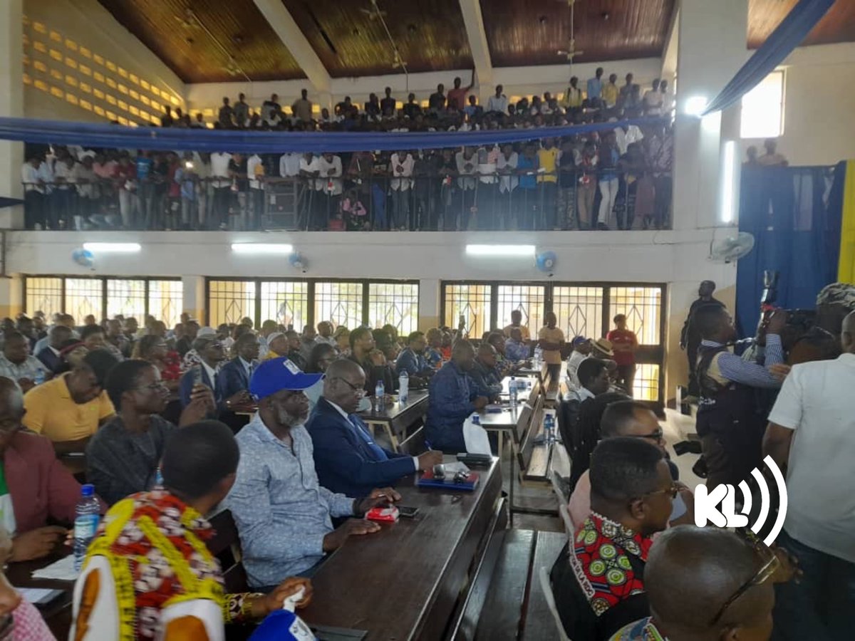 KabaLisolo1's tweet photo. 𝗙𝗜𝗡𝗔𝗡𝗖𝗘𝗦 | Tshopo : En ce moment se tient une conférence-débat avec le Ministre des Finances, Doudou Fwamba, dans l’amphithéâtre de l’Université de Kisangani (UNIKIS). 

Sous le thème « La réforme des finances publiques et de l’administration en RDC - Enjeux d’un État moderne et performant »
@LikundeR @AlauwaBO @financesrdc