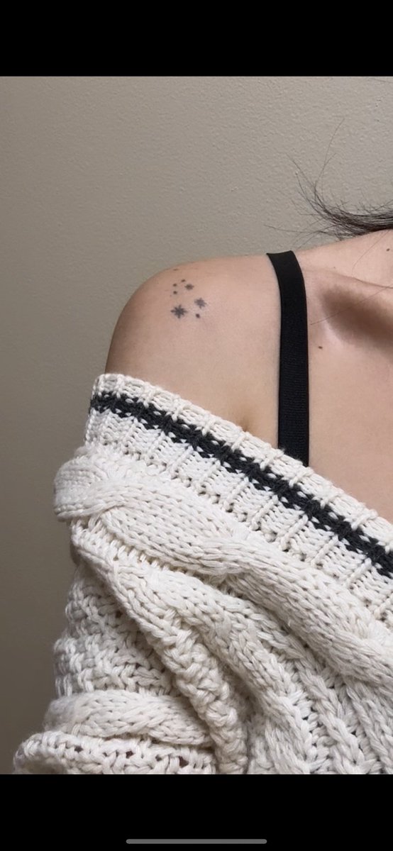 Alexa, play Cardigan by Taylor Swift 🕯️