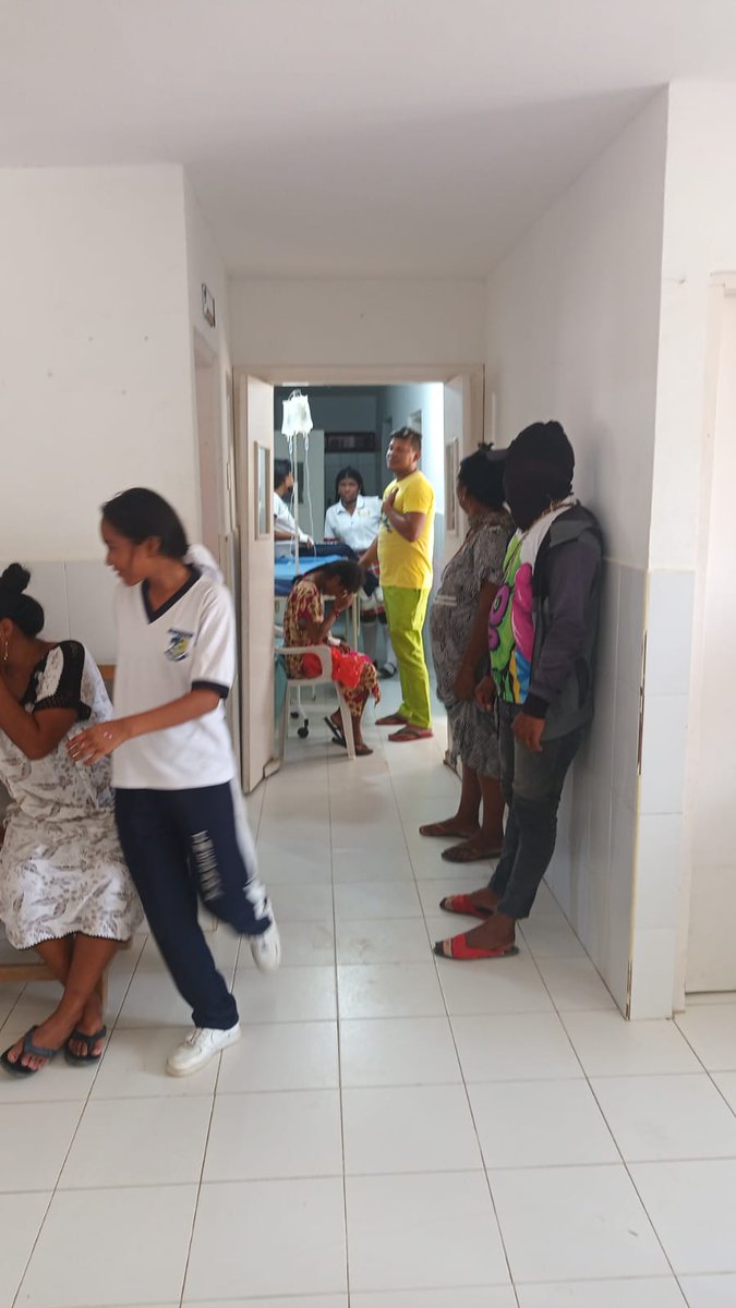 ilegara's tweet photo. Estudiantes de la institución etnoeducativa San Rafael del Pájaro en Manaure  ya han sido dados de alta tras presentarse una intoxicación masiva por alimentos. Señalaron docentes que  100  niños el martes  en el desayuno, consumieron spaghetti con queso y colada. #LaGuajira https://t.co/NRKr43DdJ0