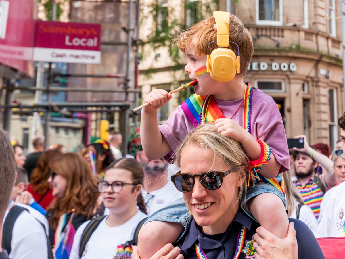 One week ago we were celebrating Nottingham Pride on the city's streets 🏳️‍🌈

Diversity is what makes us stronger. Everyone is welcome at Nottinghamshire Fire and Rescue Service ❤️‍🔥🚒