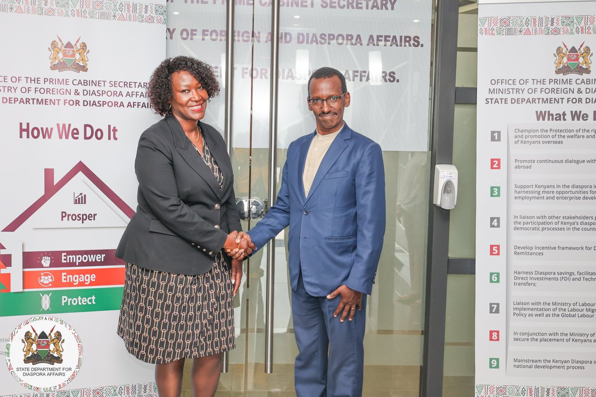 Diaspora_KE's tweet photo. #𝐏𝐀𝐑𝐓𝐍𝐄𝐑𝐒𝐇𝐈𝐏: 𝐍𝐀𝐓𝐈𝐎𝐍𝐀𝐋 𝐁𝐀𝐍𝐊 𝐎𝐅 𝐊𝐄𝐍𝐘𝐀'𝐒 𝐃𝐄𝐋𝐄𝐆𝐀𝐓𝐈𝐎𝐍, 𝐃𝐈𝐀𝐒𝐏𝐎𝐑𝐀 𝐀𝐅𝐅𝐀𝐈𝐑𝐒 𝐈𝐍𝐓𝐄𝐑𝐀𝐂𝐓𝐈𝐕𝐄 𝐒𝐄𝐒𝐒𝐈𝐎𝐍

Earlier today, Mr. Edwin Limo, Director-Liaison and Partnerships, met with a delegation from the National Bank of Kenya led by Mrs. Alice Kimuhu, Ag. Director-Retail Banking for an interactive session.

The meeting sought to explore avenues for collaboration and partnership between the State Department and the financial facility.

In the engagement, investment opportunities within the scope of the bank were extensively discussed as well as formulation of diaspora-specific financial products for the Kenyan Diaspora.

Mr. Limo, on his part, stressed the State Department for Diaspora Affairs’ (SDDA) commitment of working with partners to integrate the Kenyan diaspora into the national development process.

Present in the meeting were officers drawn from Liaison and Partnerships as well as Savings and Investments Divisions. #Partnerships