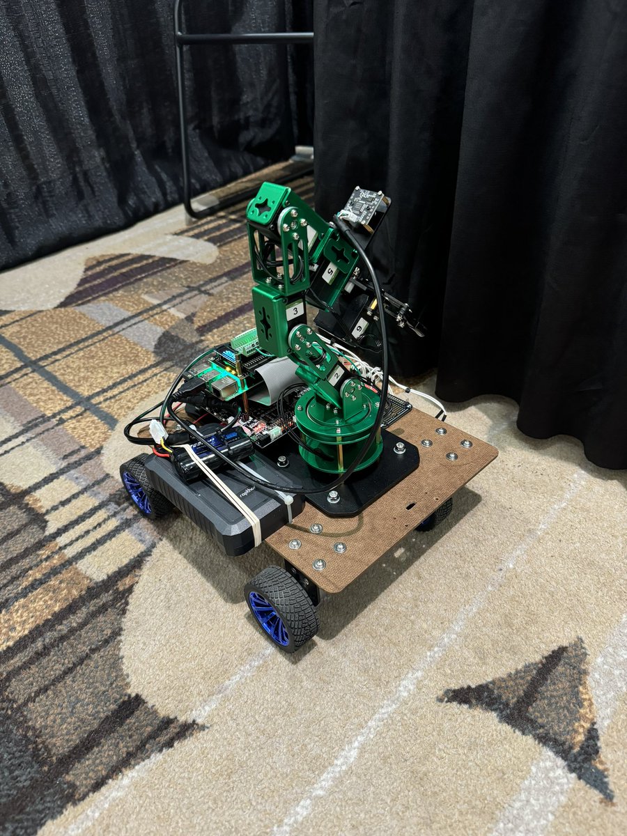 GhsShirin's tweet photo. Wrapped up another #ASABEAIM. So many good things happened; networking; serving as moderator, judge, organizer;watching the success of my talented students and mentees;celebrating the achievement of my mentors; and proud of the first ever #PSU robotic team. #WeAre #AgriBot https://t.co/44Xt6Yu4Jw