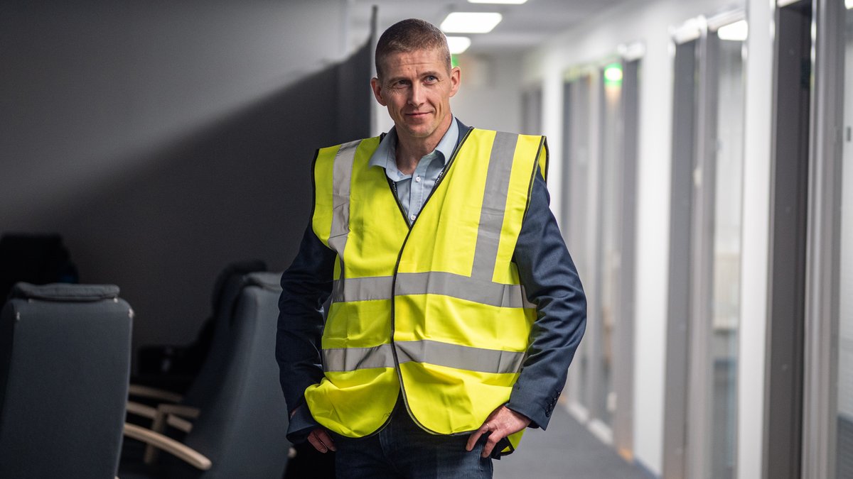 Lentotekniikan diplomi-insinööri Juha Ojala on aloittanut tänään 1. elokuuta 2024 Norran uutena toimitusjohtajana. Tervetuloa taloon, Juha! Kiitämme hänen edeltäjäänsä Janne Tarvaista kuluneista vuosista ja toivotamme Jannelle menestystä uusissa haasteissa. #flynorra