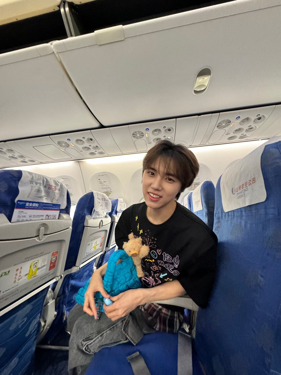 CRAVITY_twt's tweet photo. 생일 축하한다 - 너의 최애
#미슐랭즈 #성민 #우빈
#HAPPYSEONGMINDAY
#푸릇덩탄신일축하해 https://t.co/qnto8TK1QI