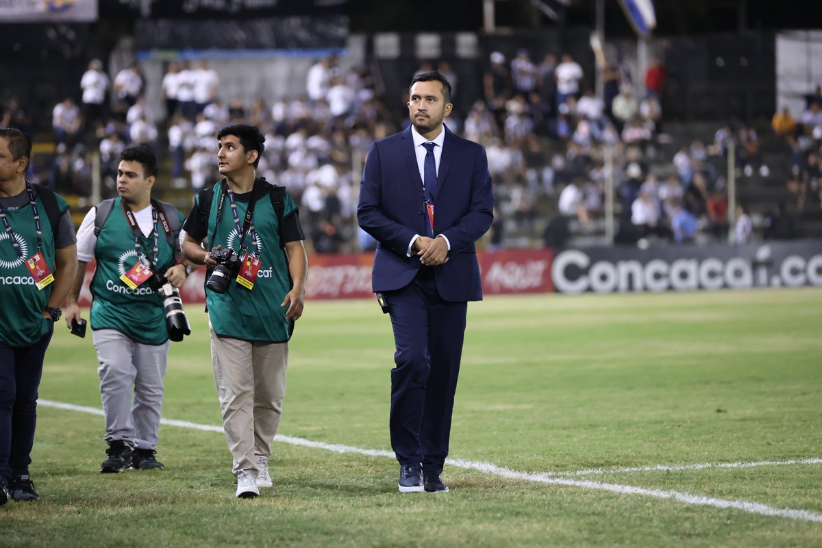 Leonelrodri96's tweet photo. Agradecido con Dios y con las personas que me apoyan, esta vez fui oficial de medios Concacaf

Más allá de todo, este logro va dedicado a mi papá, hasta el cielo 🌌 Siempre me apoyó y aconsejó. Días antes de irse me dijo “Julio y agosto pueden mejorar para vos, ten paciencia”. https://t.co/7kgIXK90Bp