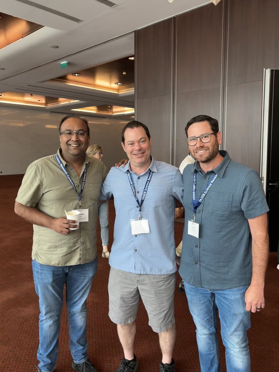 Kanishk Jain (@chromajain) on Twitter photo Just 2 postdocs from <a href="/DrBrianStrahl/">Dr. Brian D. Strahl</a>’s lab (current: me; former: <a href="/RothbartLab/">Scott Rothbart</a>) with their mentor. Looking forward to joining Scott on the former postdoc/current PI list by the next #BioMethylSRC Just 2 postdocs from <a href="/DrBrianStrahl/">Dr. Brian D. Strahl</a>’s lab (current: me; former: <a href="/RothbartLab/">Scott Rothbart</a>) with their mentor. Looking forward to joining Scott on the former postdoc/current PI list by the next #BioMethylSRC