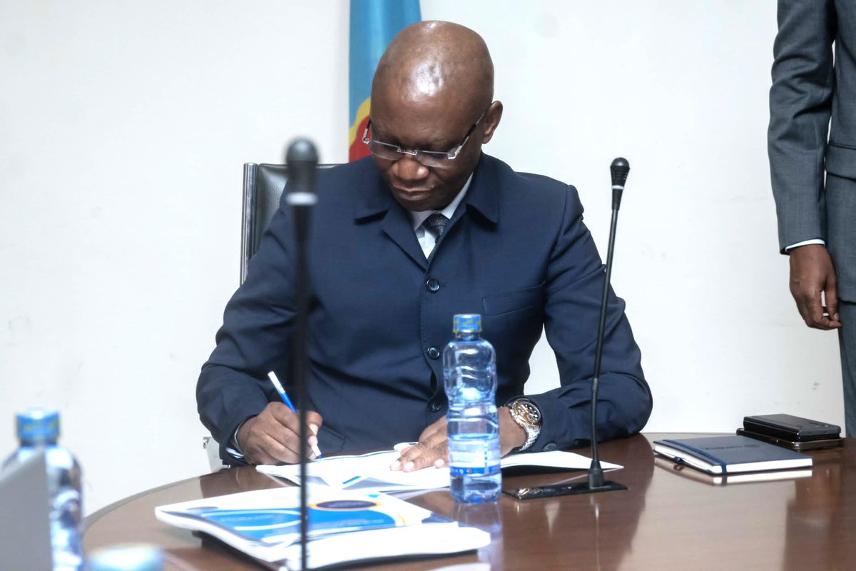 Insprdc's tweet photo. @INSP_COUSP : Vulgarisation des documents normatifs du COUSP, en date du 04 juillet 2024. SEM le Ministre de la Santé @Roger KAMBA a rassuré en affirmant : "Dorénavant, la gestion des urgences sanitaires en @RDC passe par le COUSP ; il n'y a pas d'autres". @OMSRDCONGO @UNICEFDRC https://t.co/YhJlAugg1E
