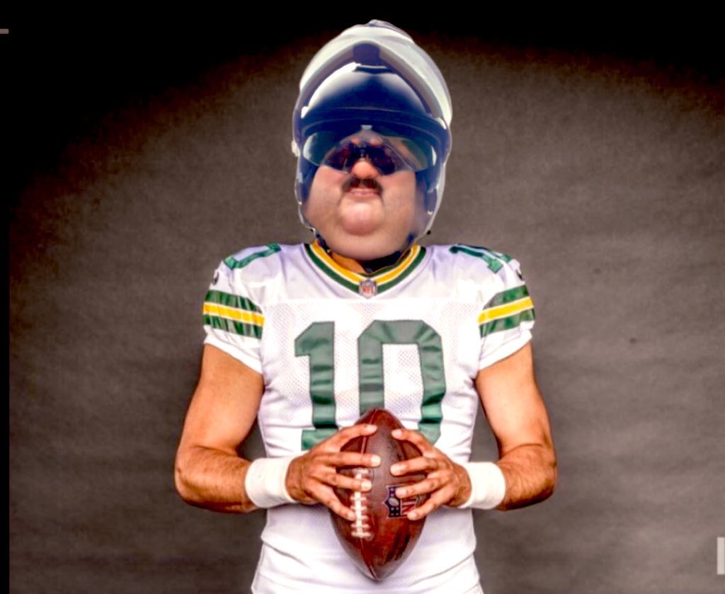 GoldZoneRadio's tweet photo. @Riddell_Collect @packers @NFL @RiddellSports @packersproshop #yellowstripe2024 #gopackgo #packerfootball https://t.co/ydst6WaXUu