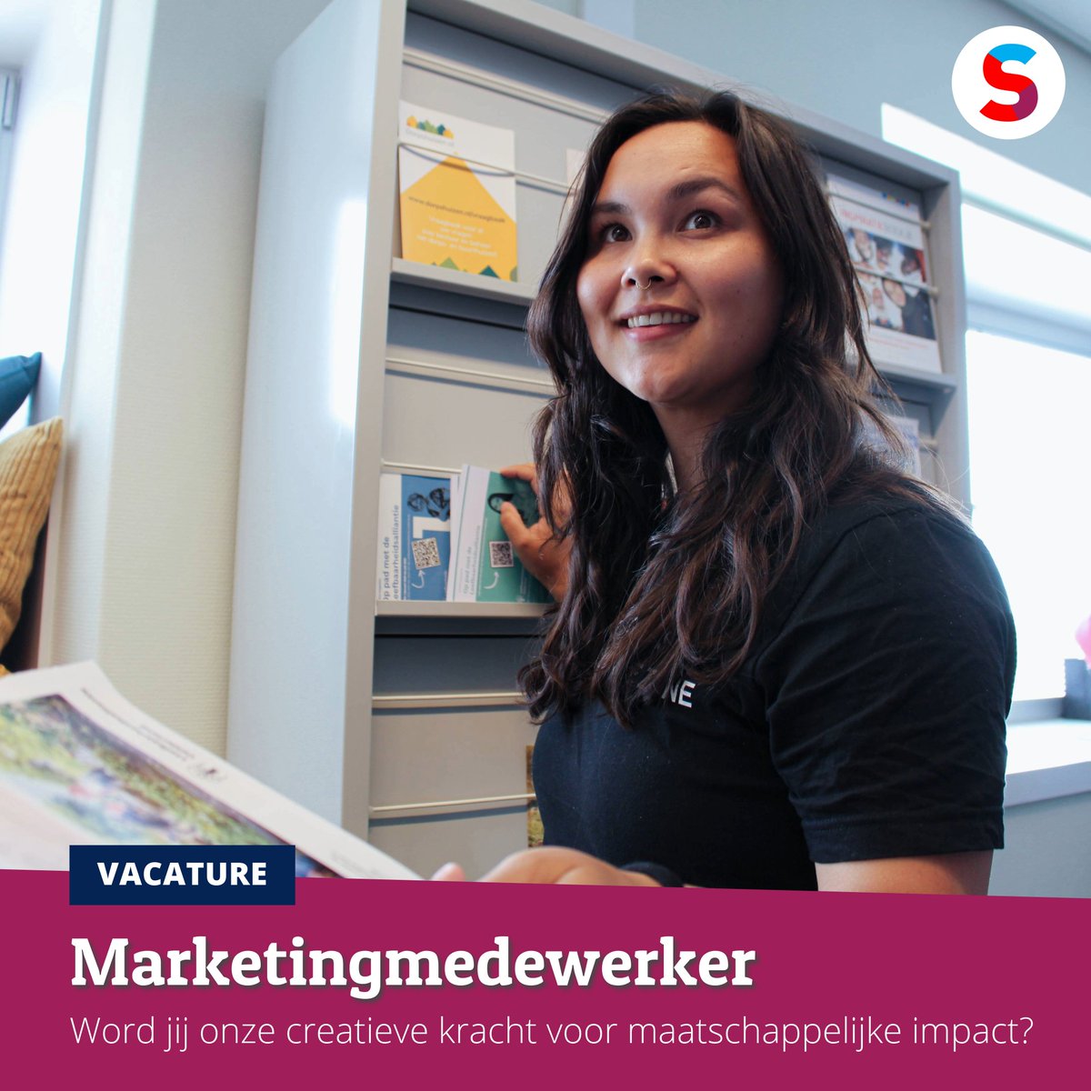 Ben jij de creatieve wervelwind die ons team komt versterken? 🎨
Spectrum zoekt 𝐞𝐞𝐧 𝐦𝐚𝐫𝐤𝐞𝐭𝐢𝐧𝐠𝐦𝐞𝐝𝐞𝐰𝐞𝐫𝐤𝐞𝐫 𝐯𝐨𝐨𝐫 𝟐𝟒 𝐮𝐮𝐫 die ons verhaal in woord en beeld kan vangen. 
Check de vacature 👉 wijzijnspectrum.nl/over-spectrum/…