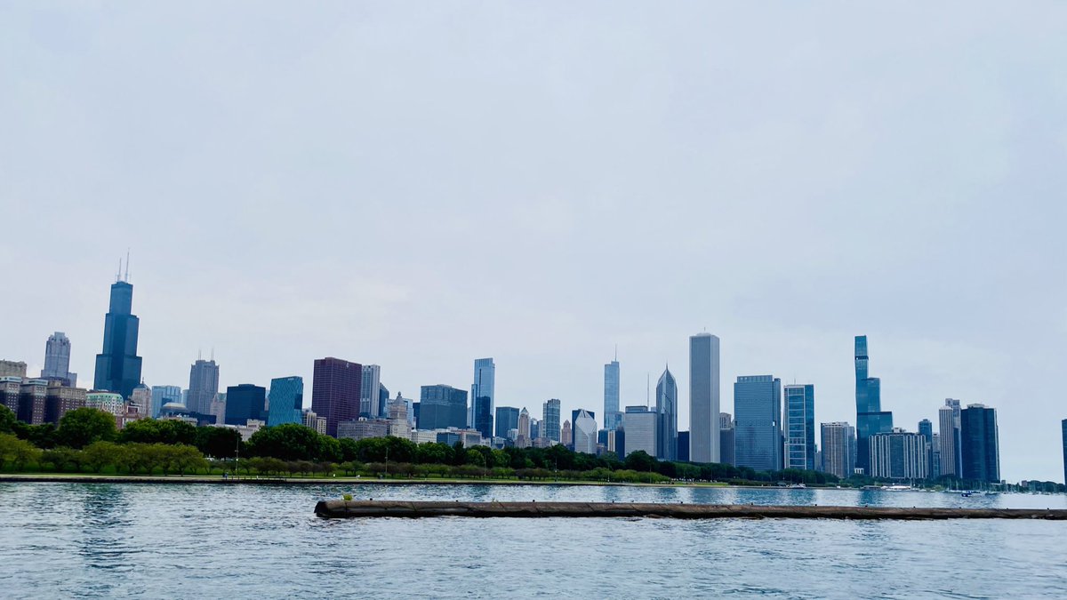 north0fnorth's tweet photo. happy national girlfriend day to the love of my life, the city of chicago ❤️ she has always been there for me https://t.co/46EaaCIqCr