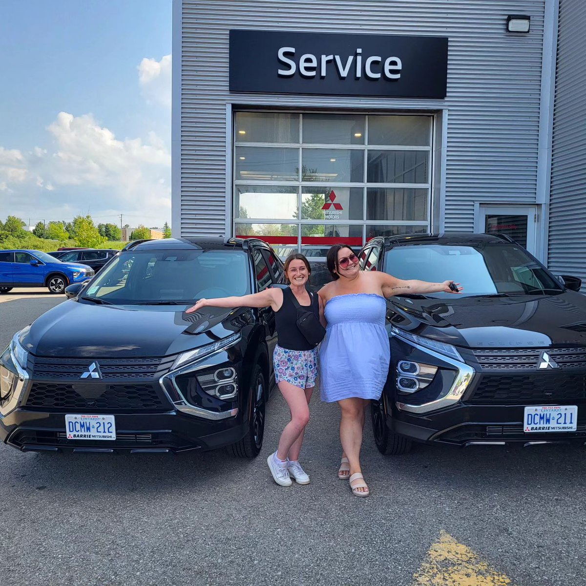 MitsuBarrie's tweet photo. Double the Fun! These sisters paid us a visit and drove away in matching Eclipse Crosses!  #WeDoThat!
#BarrieMitsubishi #Mitsubishi #EclipseCross #LowRates #BestWarranty #VisitUs https://t.co/zbvEvQAF6J