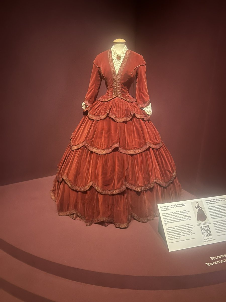 classicblondess's tweet image. My tour of the Edith Head exhibit at @OKCMOA 🧵 When you walk in, the first thing you see is this Olivia DeHavilland dress from The Heiress. Head called this film “possibly the most perfect picture I have ever done.” Her Oscar for the film is right next to it.