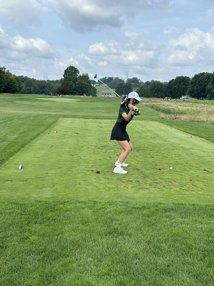SvilleGGolf's tweet photo. Girls varsity is competing in their first tournament today at Brookledge GC in the Sectional Preview. Good luck ladies https://t.co/1mRz4aUr3x