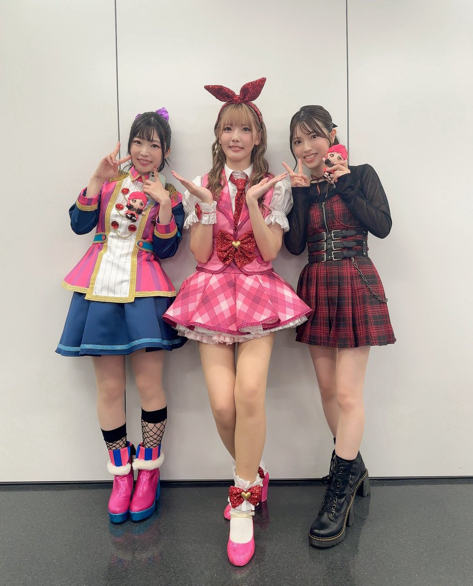 sola_waka's tweet photo. #夏のドリアカーニバル 
ふうりちゃんと石原夏織ちゃんに🎸セイラサンド🎸してもらった💕W2wingS！？笑
きいちゃん役の秋奈ちゃん👌💕
そらちゃん役の髙橋ミナミちゃん🦜✨️
マリアちゃん役の冨岡美沙子ちゃん💐🫶
声優チームのみなさまともご一緒出来て嬉しかった～✨️
 #aikatsu  #アイカツ https://t.co/ntiHhFaH1k