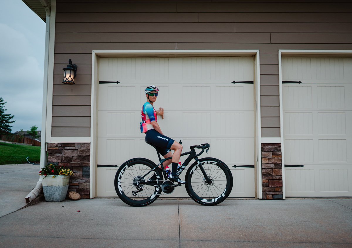 WMNcycling's tweet photo. The most resilient, precise and lightweight gravel groupset is here. Meet the new generation of SRAM RED XPLR AXS 🤩
https://t.co/IuEa6KenbX
#REDAXS #XPLR https://t.co/9hcX3AEC1O