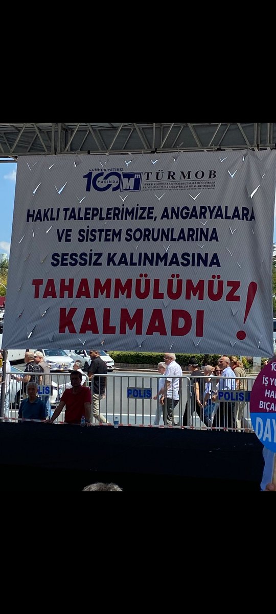 dvtozer1's tweet photo. Haklı taleplerimize kulak verin.
#malimüşavirmitingi
#turmob 
#enflasyonmuhasebesiyıllıkolmalı https://t.co/gfz1mdAnoz