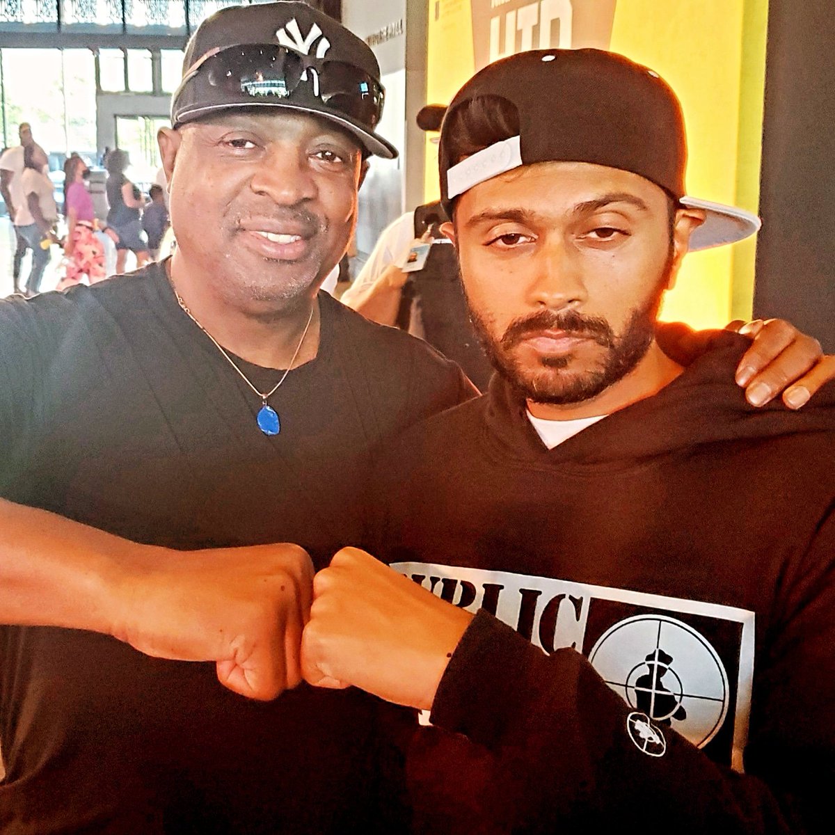 jeevzb90's tweet photo. Happy Birthday Chuck D @MrChuckD #chuckd #carlryder #mistachuck #chuckyd #chuckdangerous #thehardrhymer #therhymeanimal #publicenemy #prophetsofrage #happybirthday https://t.co/MhPmcEK8TO