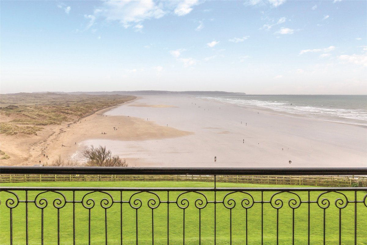 WebbersLive's tweet photo. The Chalet is located in one of the most sought-after locations overlooking Saunton Sands Beach with uninterrupted beach views.
EPC B | CTax TBA | Leasehold
📍Saunton 💷 Guide Price £1,950,000
📞 01271 818121
🌐 https://t.co/OZLP6ZlNse
#FineAndCountry #ProudGuildMember https://t.co/jhRvww1gXI