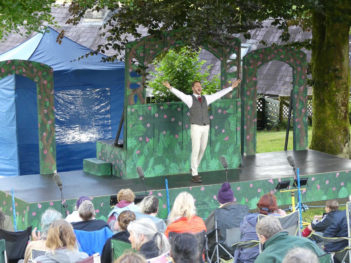 JDev_Smith's tweet image. Absolutely loving playing Oberon and Theseus in Immersion Theatre’s A Midsummer Night’s Dream UK tour! Just under a month to go! @Immersion_Thtr #Shakespeare