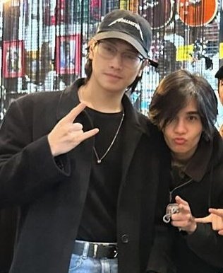vintagemilepo's tweet photo. back to the rosaturn country yall (free me) https://t.co/uasmbSvVTG