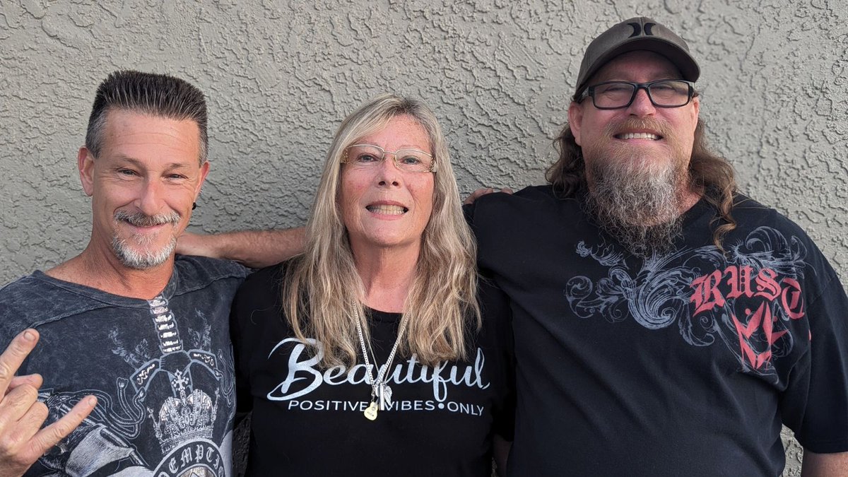 Myidentityband's tweet photo. https://t.co/Y8nkgeeisM
On Thursday, Aug 1, at 7:19 AM, and at 7:19 PM (Eastern standard Time), we play 'Time Flys BY' by @Myidentityband .listen at @LonelyOakRadio #Indieshuffle Classics show #indiemusic #internetradioshow #rt @rtItBot #Rts https://t.co/90Zbhko3dF