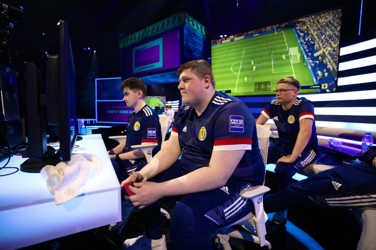 🚨 Free agent EAFC25/eFootball 🚨

I’m eager to represent a club/org for the upcoming season, I’d be happy to play within any league/country if offered a new opportunity. 

I’ll be also be taking any opportunity to compete within eFootball given my previous success playing it