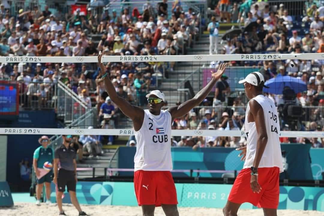 Guerrerotony161's tweet photo. Otro amanecer con otra victoria de la dupla de Alayo-Díaz, hoy contra Marruecos. Terminan invictos en esta primera fase y sin perder un set.
Van por más.
#CubaInspira https://t.co/vYmeilK5P5