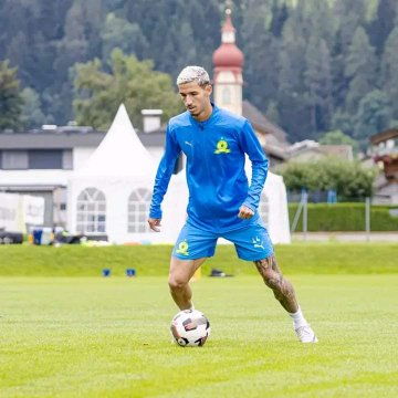 Sibiya_Official's tweet image. All @Masandawana fans repost and follow one another 👆