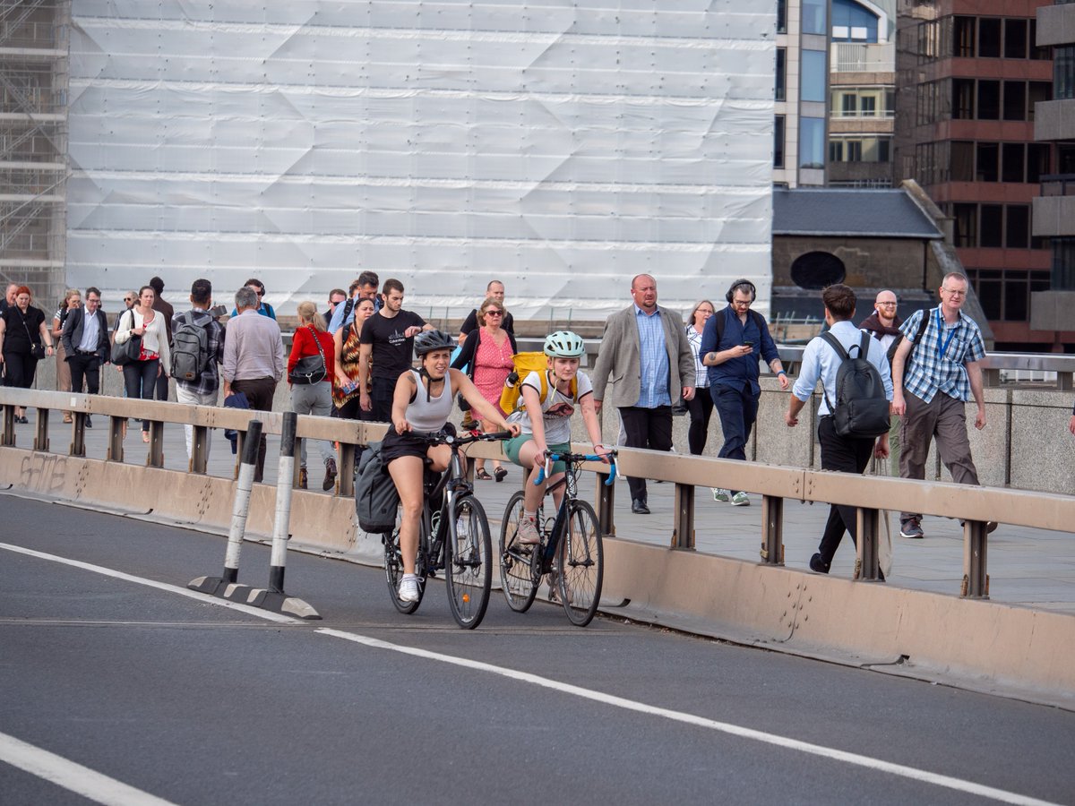 WeAreCyclingUK's tweet photo. Looking for a reason to start cycle commuting this #CycleToWorkDay? We have six for you: 

💷Save money
⌚ Save time
🌱 Go green
🧠 Boost your mood
💼 Increase productivity
😄 Have fun! 

Need tips and advice? https://t.co/yDNxm49cXB https://t.co/kJAHGXx5X9