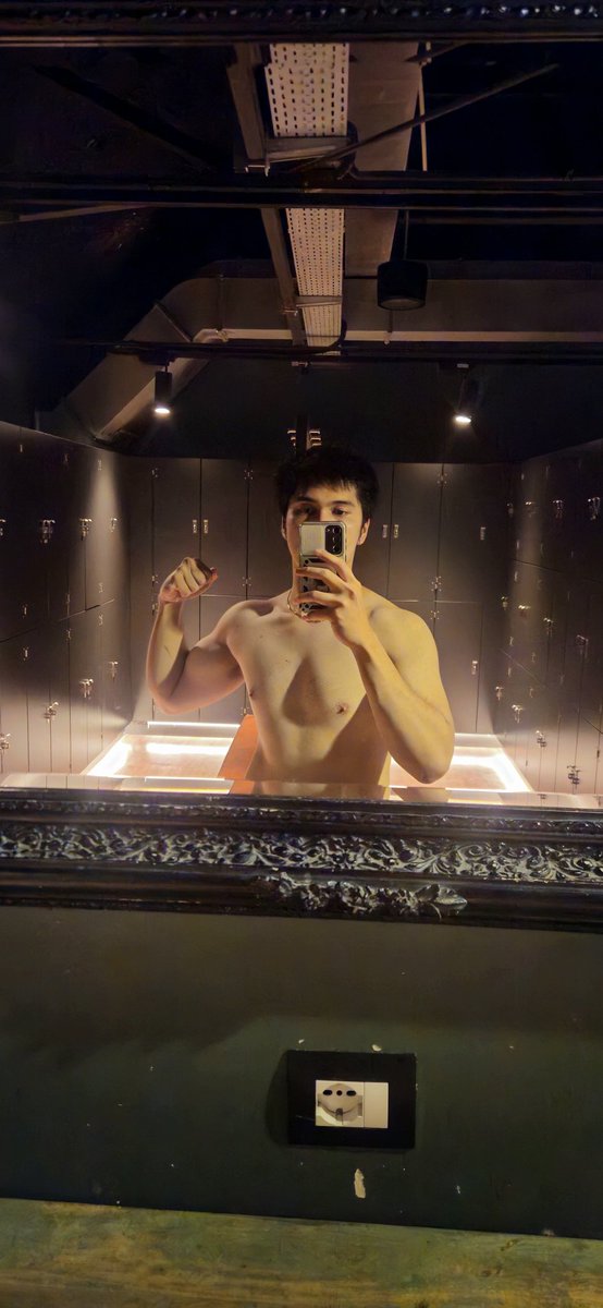 westboyx's tweet photo. Saket ng muscles https://t.co/1DI4XA8Sb1