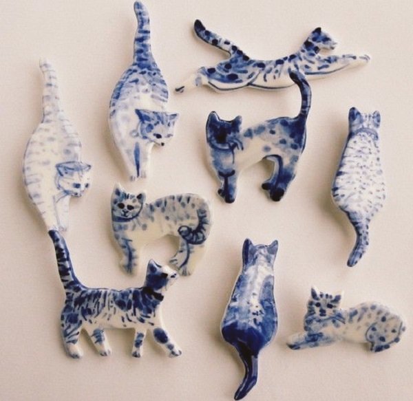 womensart1's tweet photo. Amsterdam-based sculptor Harriet Damave creates wearable porcelain art  #WomensArt https://t.co/yiT0hdiQUD