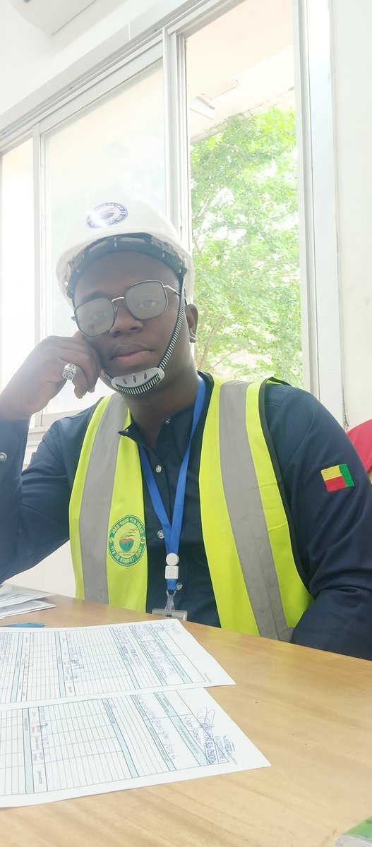 dr_elee14's tweet photo. Peu de mots pour exprimer une seule chose. 
la fierté d'être béninois et d'apporter ma petite contribution à la construction de ce pays...
Wherever we're never doubt, we're 🇧🇯 people. Smart People in the World. Proud of our culture 🇧🇯🇧🇯🇧🇯

Bonne fête à nous 
#229Wêla https://t.co/ulPwaGIRwd