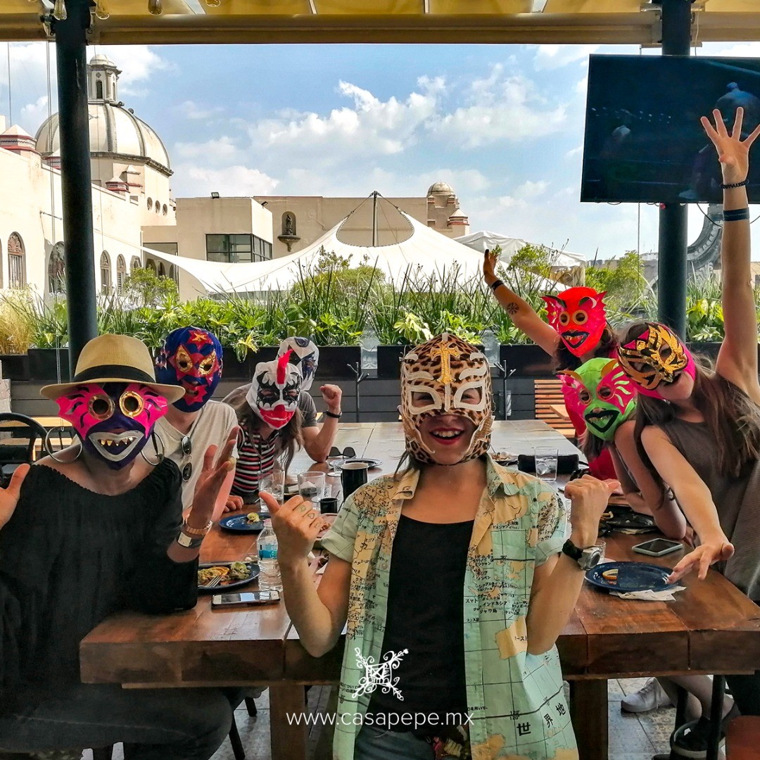 🤩 ⚡ Step into the ring with us, we have a full introduction to Lucha Libre and it's storylines 💬
#BookNow
Tag a friend with whom you wanna live this amazing experience 👈😎✨
casapepe.mx
-
-
#soycasapepe #casapepemx #hostelgeeks #hostellife #5starshostel