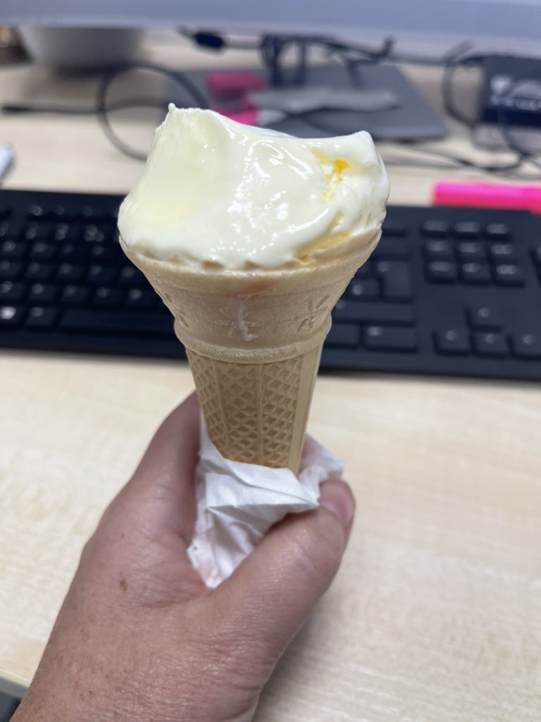 mariecorfield27's tweet photo. Thank you @EmmaSpivey8 for the lovely ice cream whilst at work. It is lovely thought and gesture for your staff. #HappyTeam #TreatingStaff #TeamTESH #RoleModel @ward12_trafford @gill_stirrup https://t.co/QFpDWtxoa6
