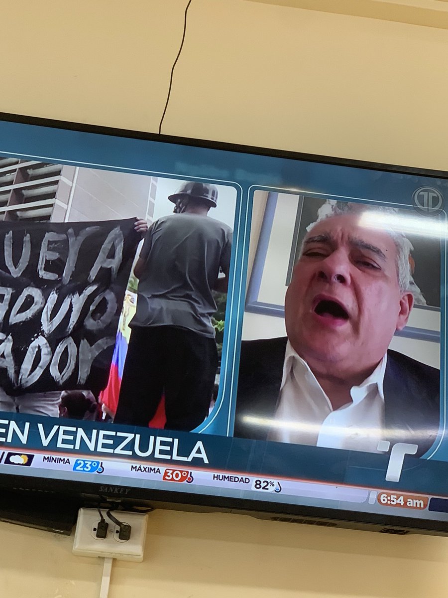 02Andii's tweet photo. Que hombre más detestable, y aún más detestable lo que habla! https://t.co/rZ1ZxzrXDQ