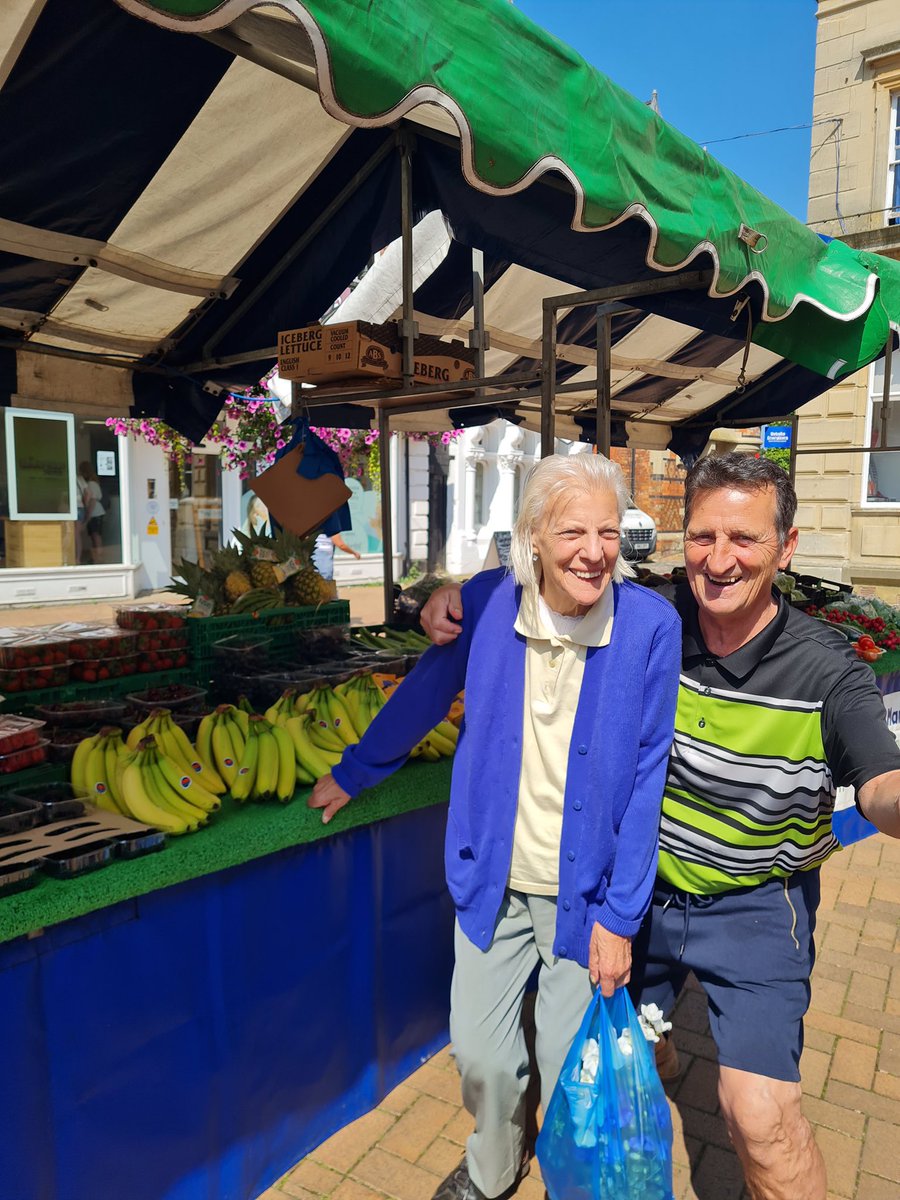Thursday morning trip down to Banbury market to pick up some plants for the garden and have a look around 🤗🪴🪻🌼🌺😎 <a href="/AnchorLaterLife/">Anchor</a> #banbury #market #community