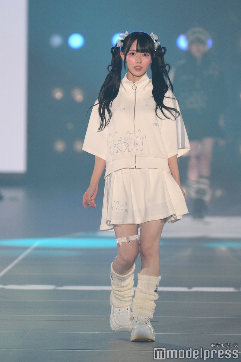 関西コレクション 2024 A／W】 高嶺のなでしこ・松本ももな、ミニスカ