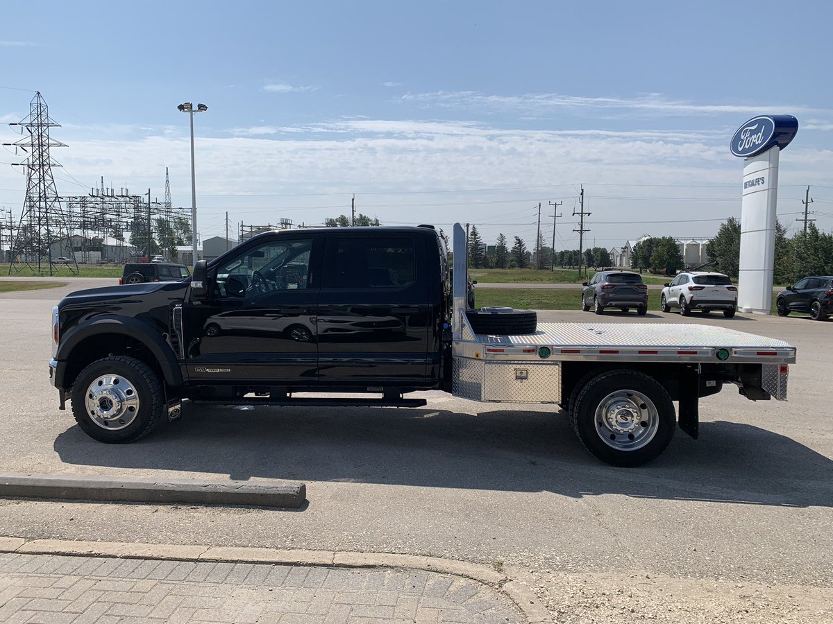 jason_boulet's tweet photo. Fantastic rig we put together for a great customer. Ready to go to work and do some heavy hauling. F550 with a Zimmerman Aluminum deck. https://t.co/EOhbRCkdkc