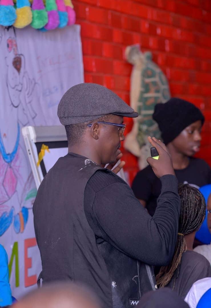 Art & Beyond tweet media