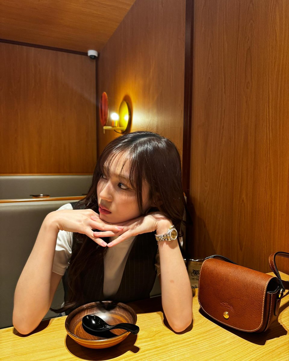 lovecentrics's tweet photo. happy girlfriend's day⭑.ᐟ https://t.co/jib0qnlK3T
