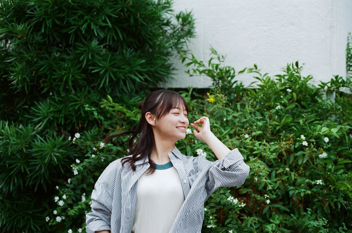 習慣は物差しのメモリを鮮明にする。
影山優佳さんが続けている“今日のわたし”を知る方法

『小さな変化からきらめく、新たな生活。 with Aqua Clara』

記事はこちらから⇩
loogg.jp/lifestyle/3pm0…

#Loogg #影山優佳 #AquaClara