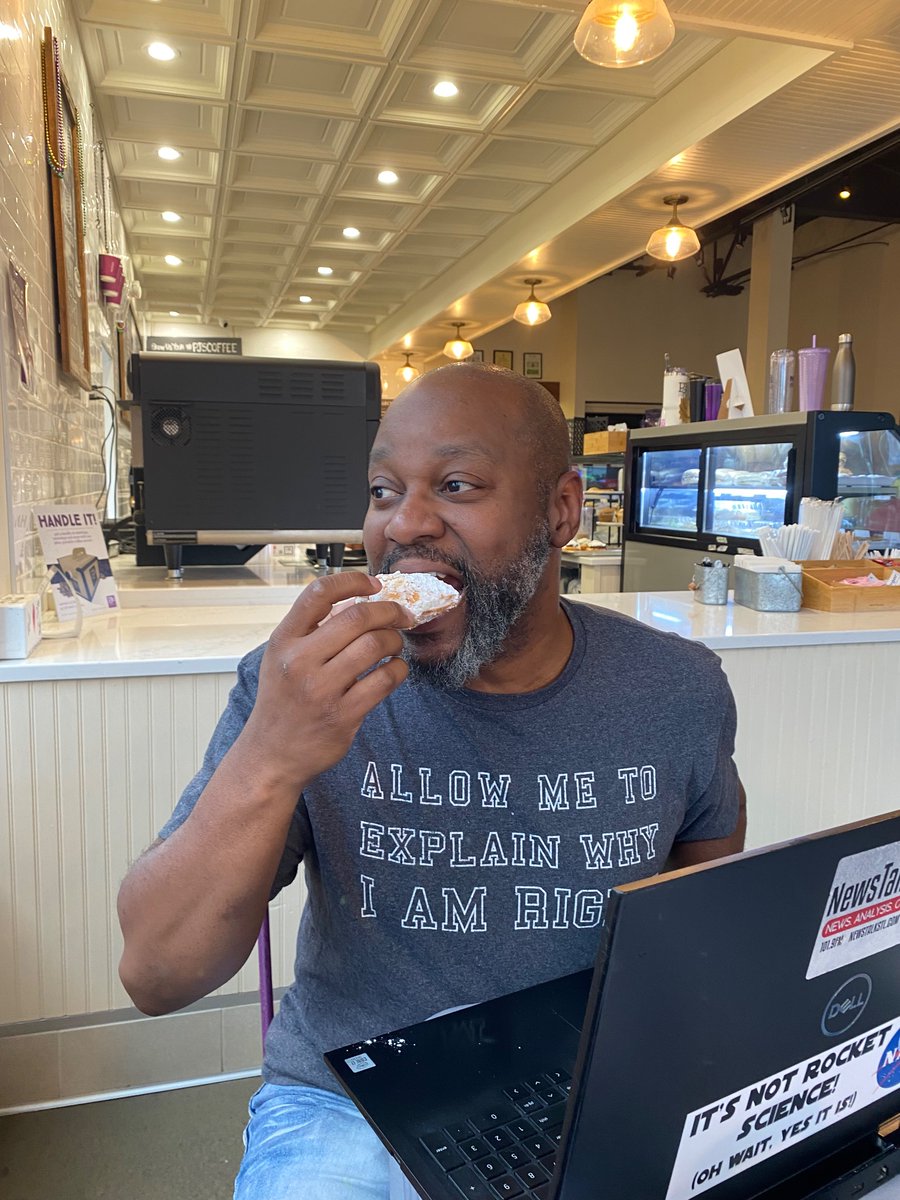 AVPMikeFerguson's tweet image. It has begun: #GabeMakesABeignetMess at #PJsCoffee in O’Fallon.

@NewstalkSTL @johnphilosopher