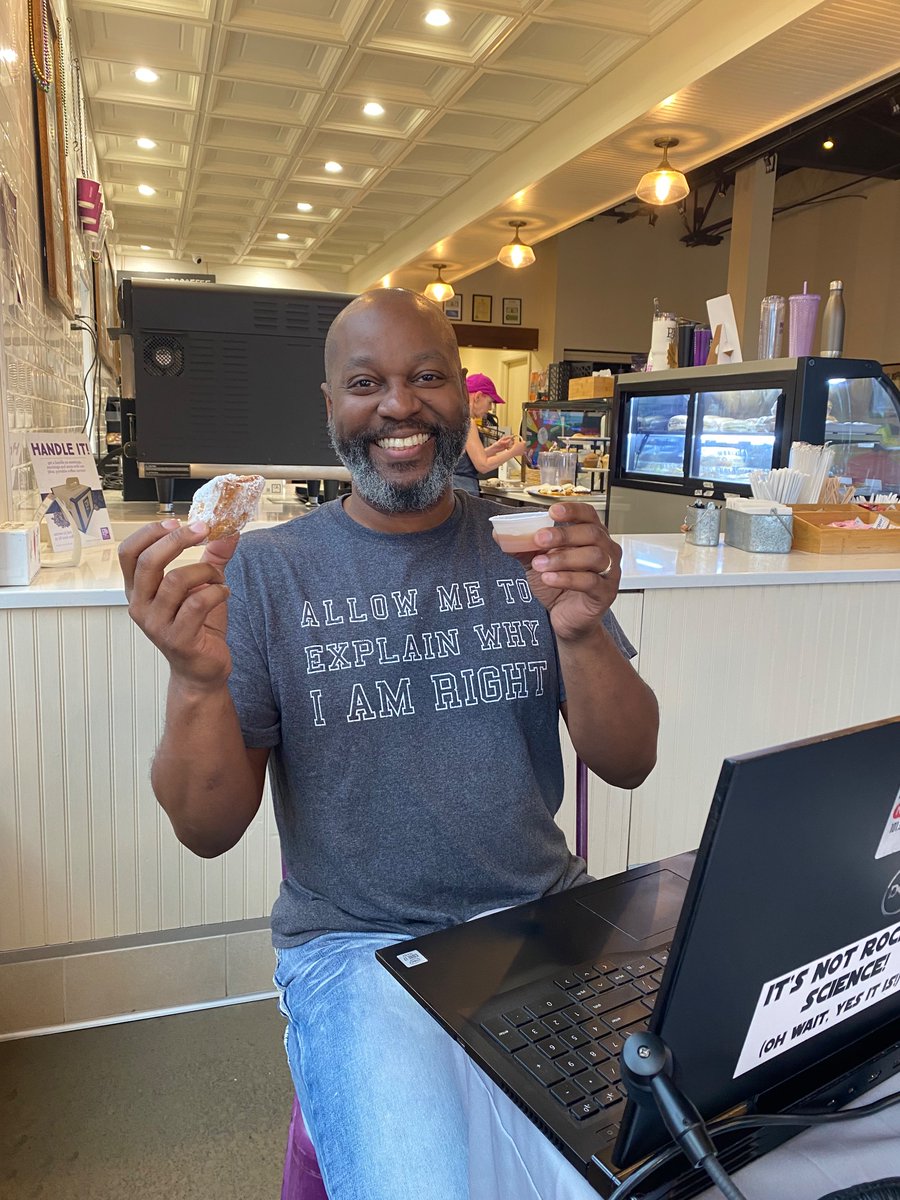 AVPMikeFerguson's tweet image. It has begun: #GabeMakesABeignetMess at #PJsCoffee in O’Fallon.

@NewstalkSTL @johnphilosopher