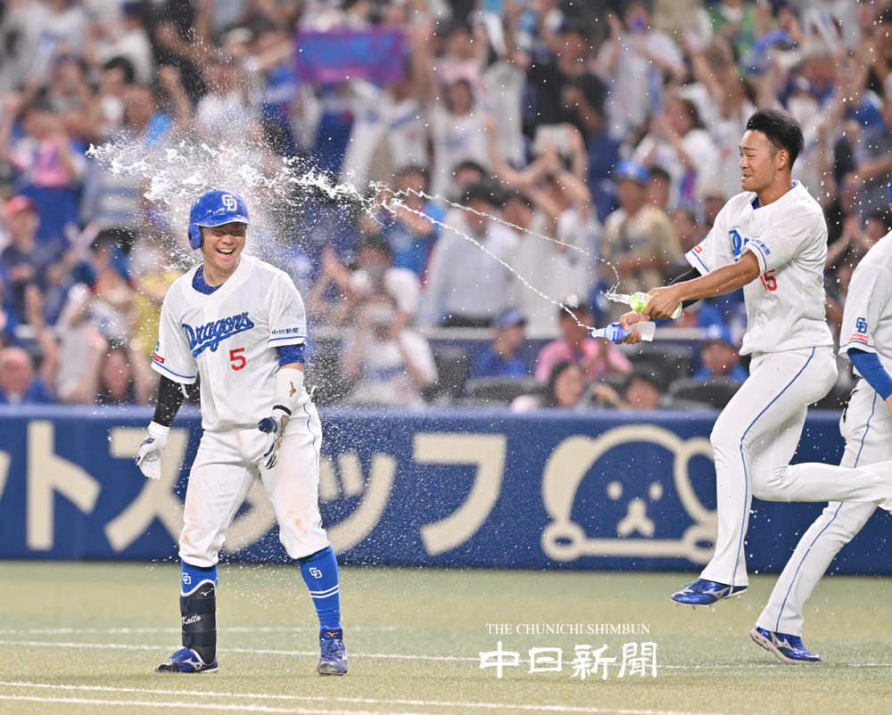 中日新聞写真部 tweet media