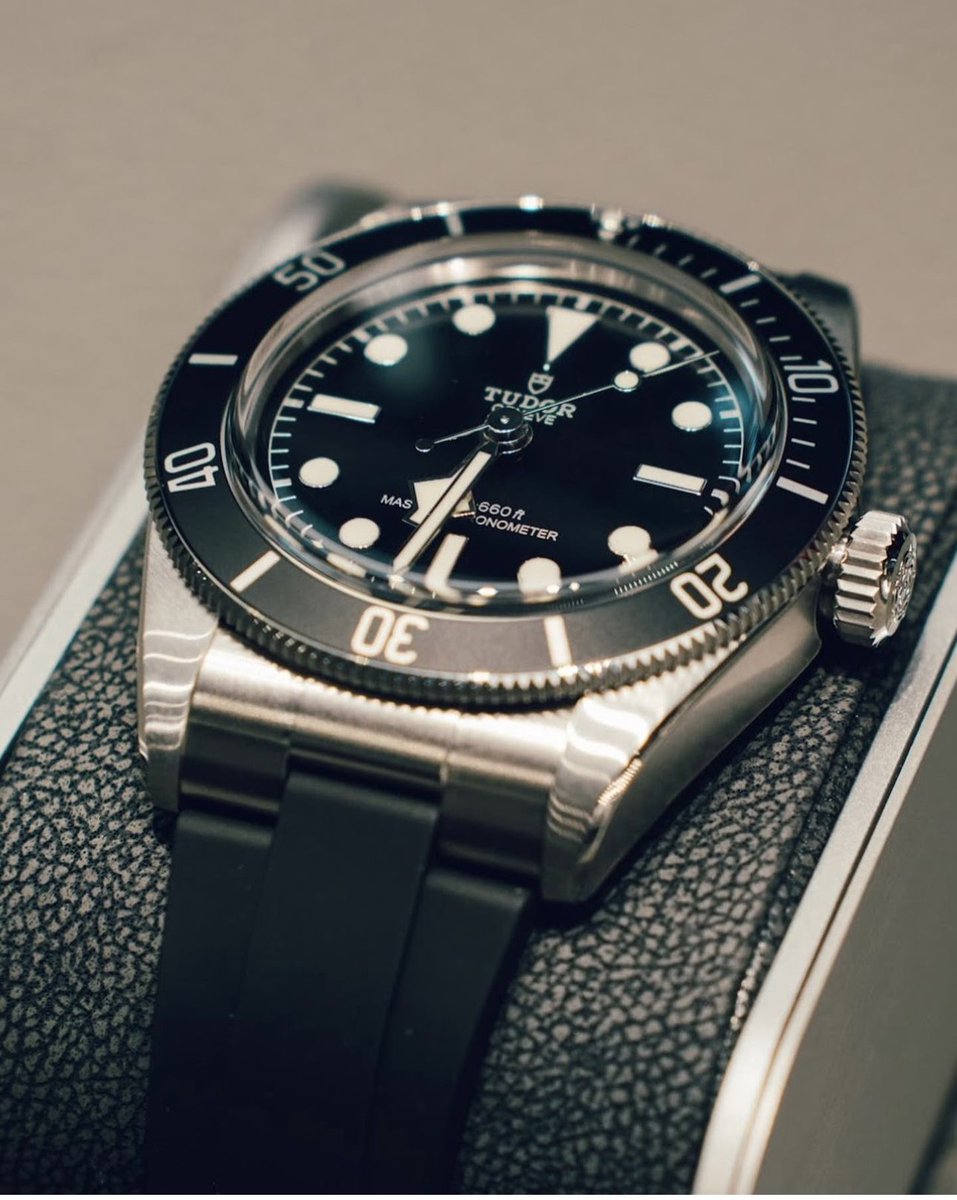 gracecameron007's tweet photo. TUDOR. Born to Dare. On Time.
@tudorwatch @LucerneLuxe https://t.co/cjQBSu1BVF